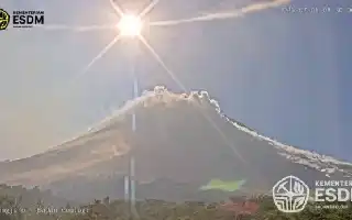 Volcanic Activity Increases, Mount Merapi Releases Pyroclastic Flows Toward Southwest