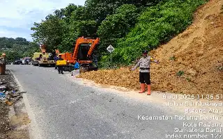 PUPR Padang Responds Quickly to Restore Road Access Post-Landslide in Gunung Padang