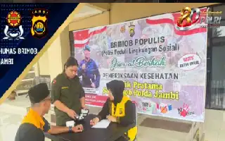 Demonstrating Social Care, Jambi Regional Police Mobile Brigade Conducts Free Health Services