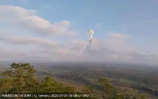 Mount Semeru Erupts Again, Residents Urged to Beware of Pyroclastic Flows