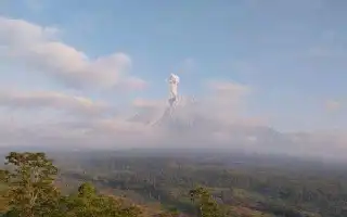 Mount Semeru Erupts Again, Spews Ash Column 1.4 Kilometers High