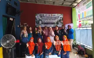 Increasing Selling Value, UBSI Trains Bekasi Residents on Recycled Product Branding