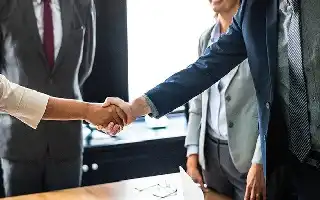 PT Pudjiadi & Sons Tbk vende activo de terreno en Bali valorado en 89.800 millones de rupias para expansión comercial