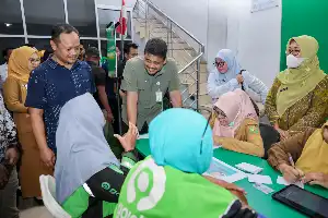 Governor of North Sumatra Urges Expansion of BPJS Kesehatan Insurance for Ride-Hailing Partners in Medan