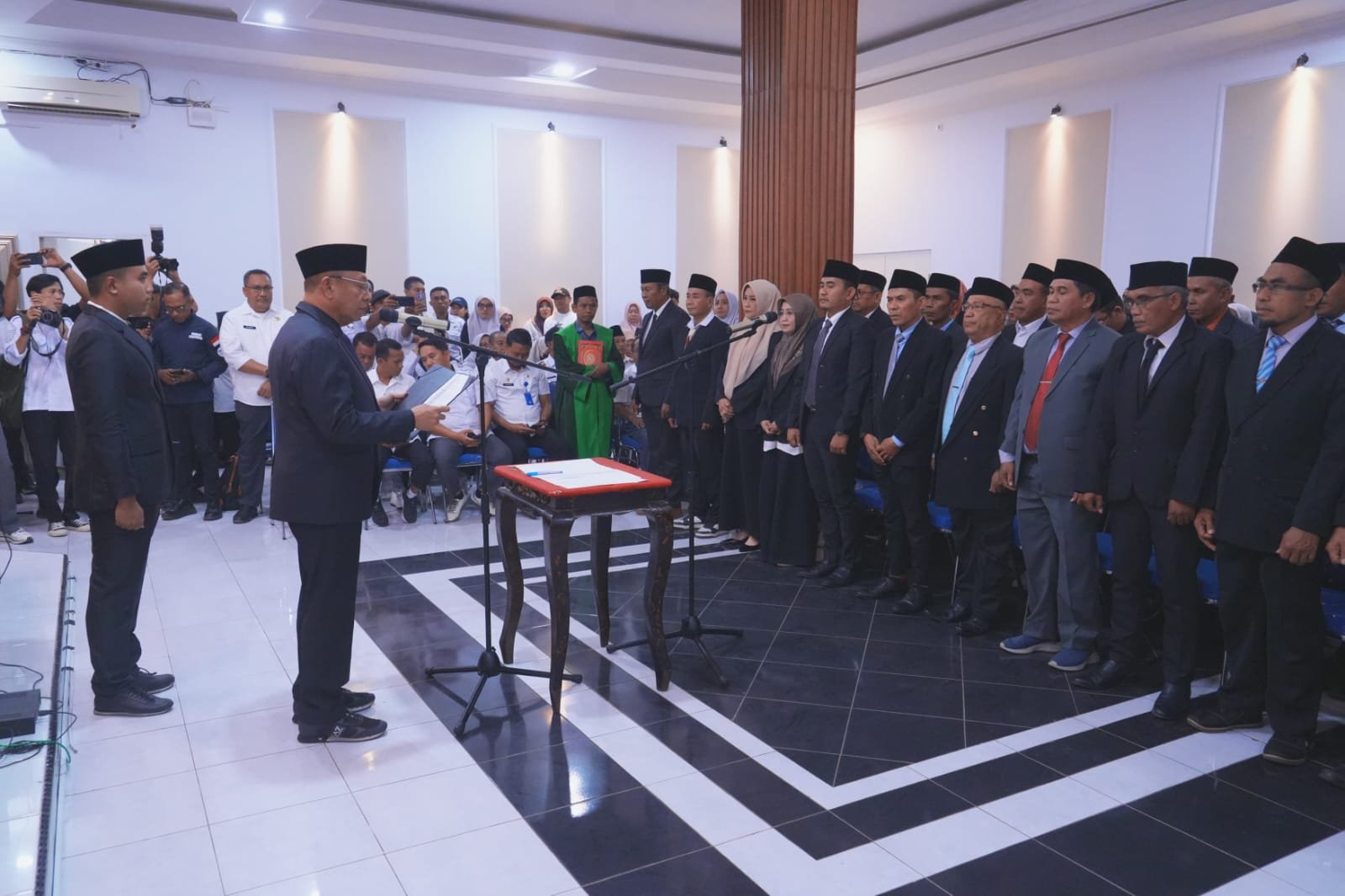 Mutasi Pejabat Pemkot Bima Tuai Sorotan Publik Pasca Pelantikan Istri Wali Kota