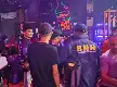Redada nocturna en Palembang: la BNNP de Sumatra del Sur detiene a seis clientes que dieron positivo por drogas
